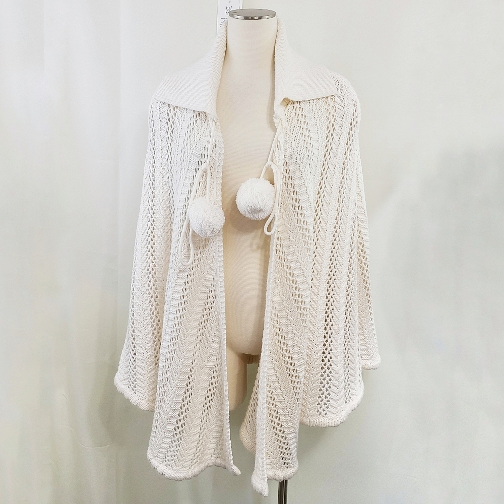 Antthony Originals wrap sweater with matching beanie ivory white knit pompoms OS